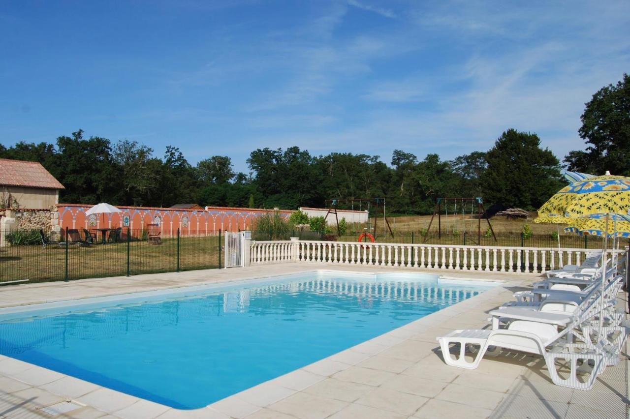 Le Logis Des Quatre Puits Neuvicq-Montguyon Exterior foto