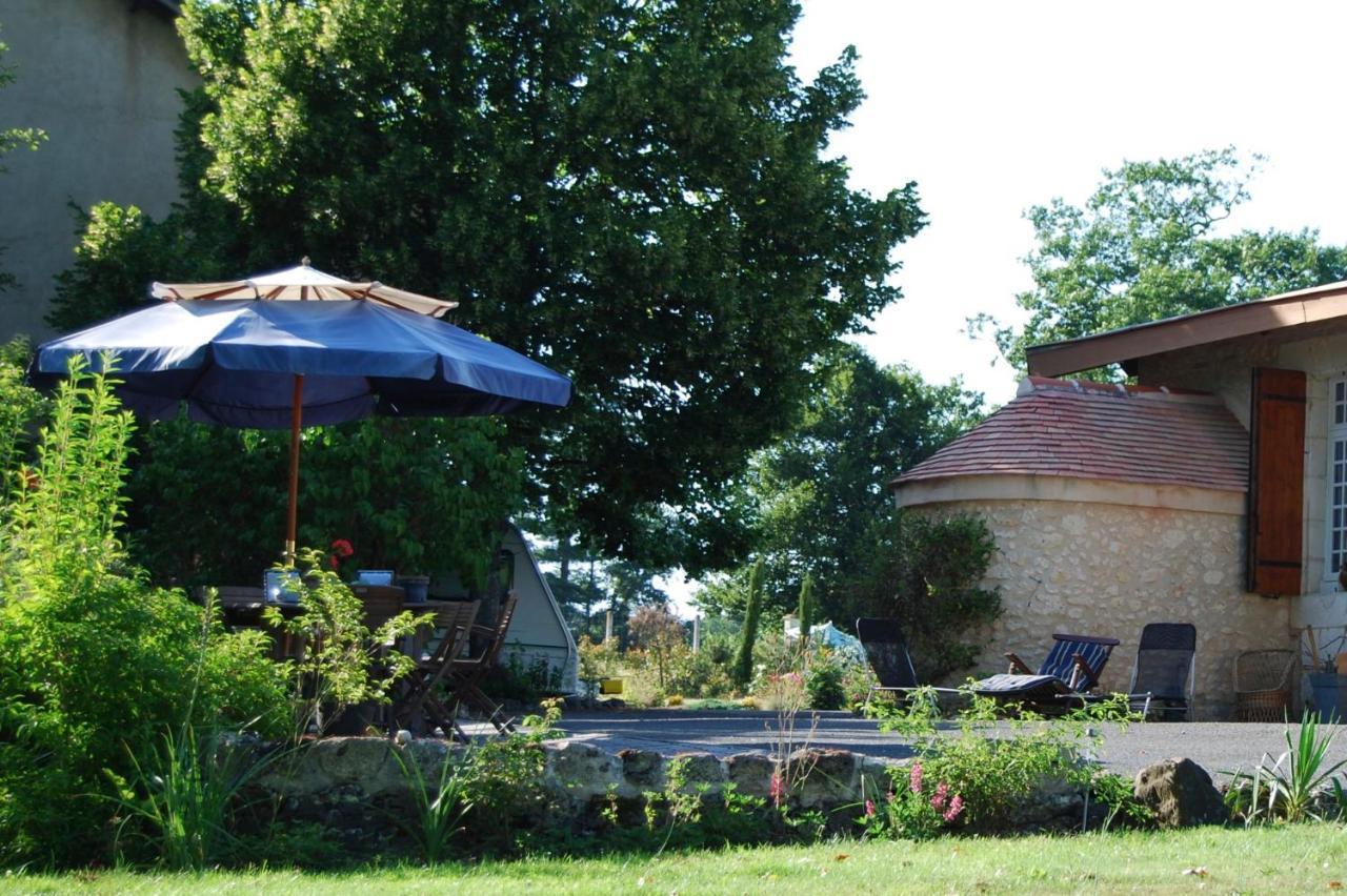 Le Logis Des Quatre Puits Neuvicq-Montguyon Exterior foto